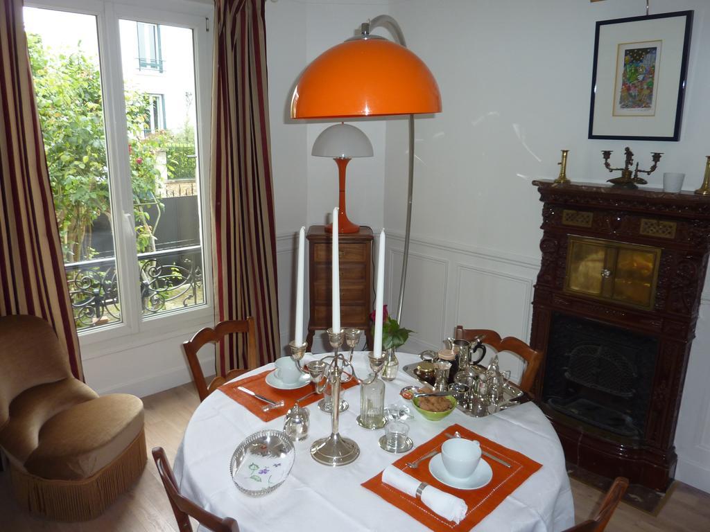 Maison Romantique Bed & Breakfast Льо-Перо-Сюр-Марн Екстериор снимка